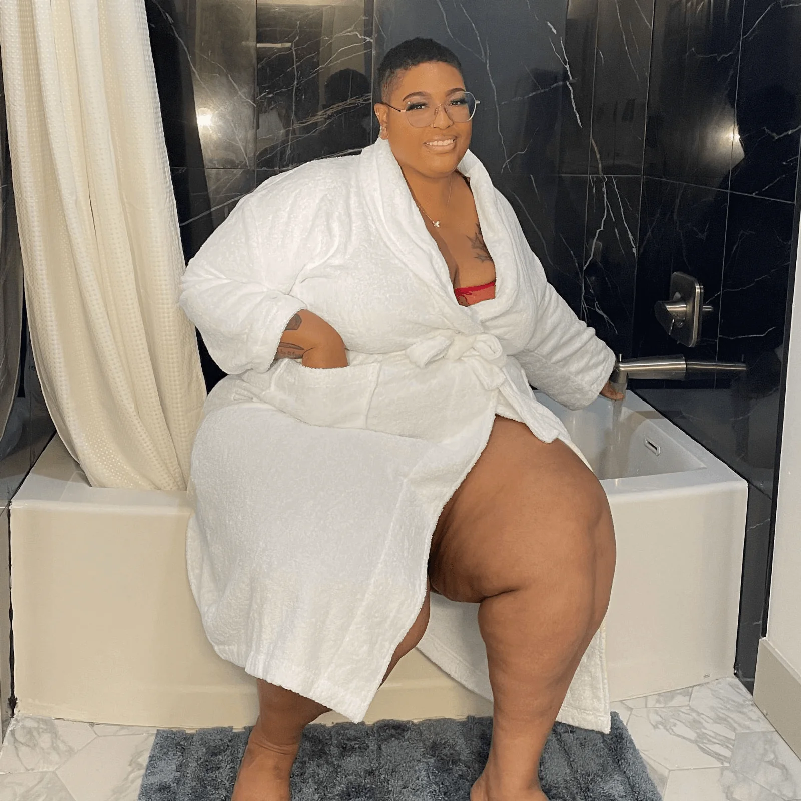 Floof Bath Robe - Image 3