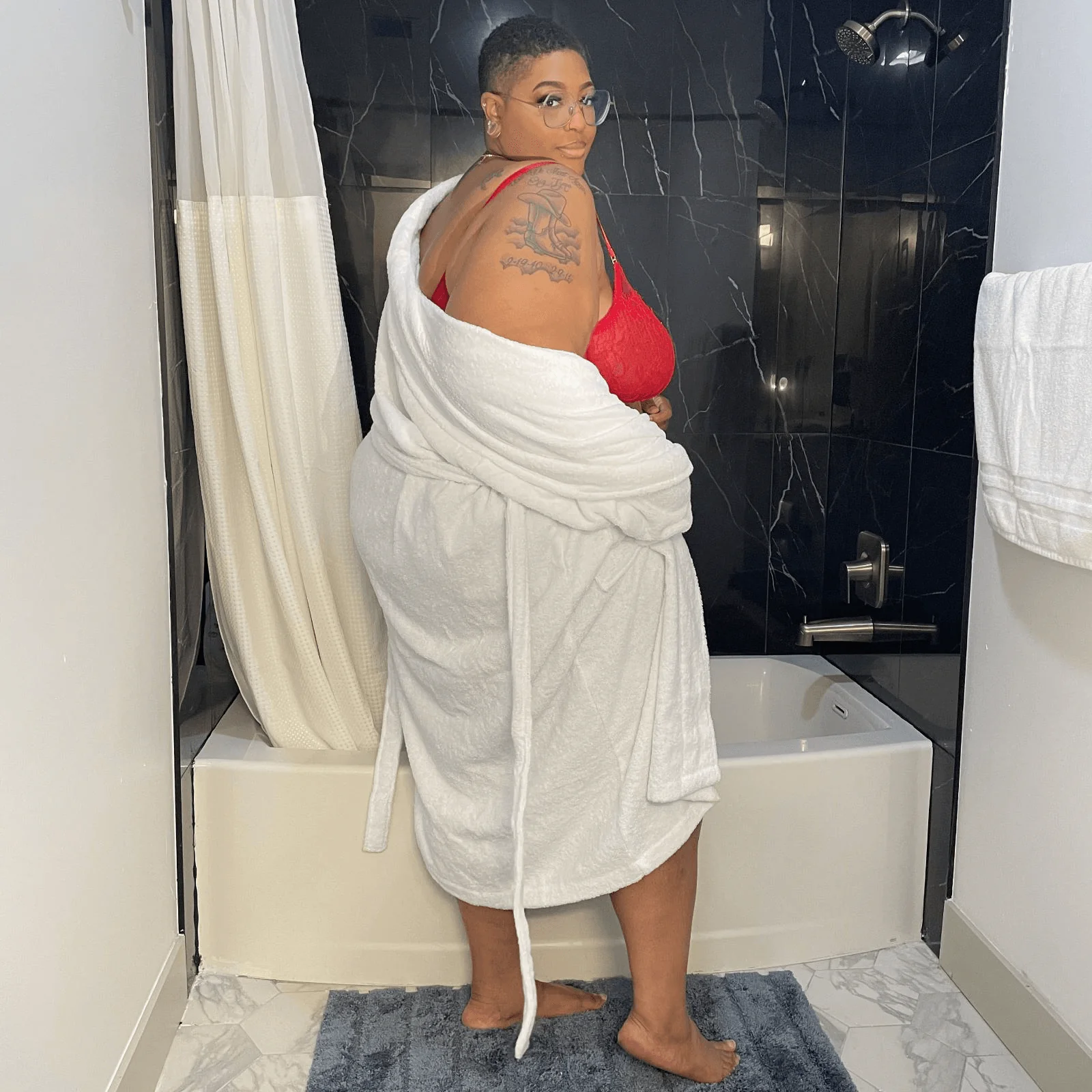 Floof Bath Robe - Image 9