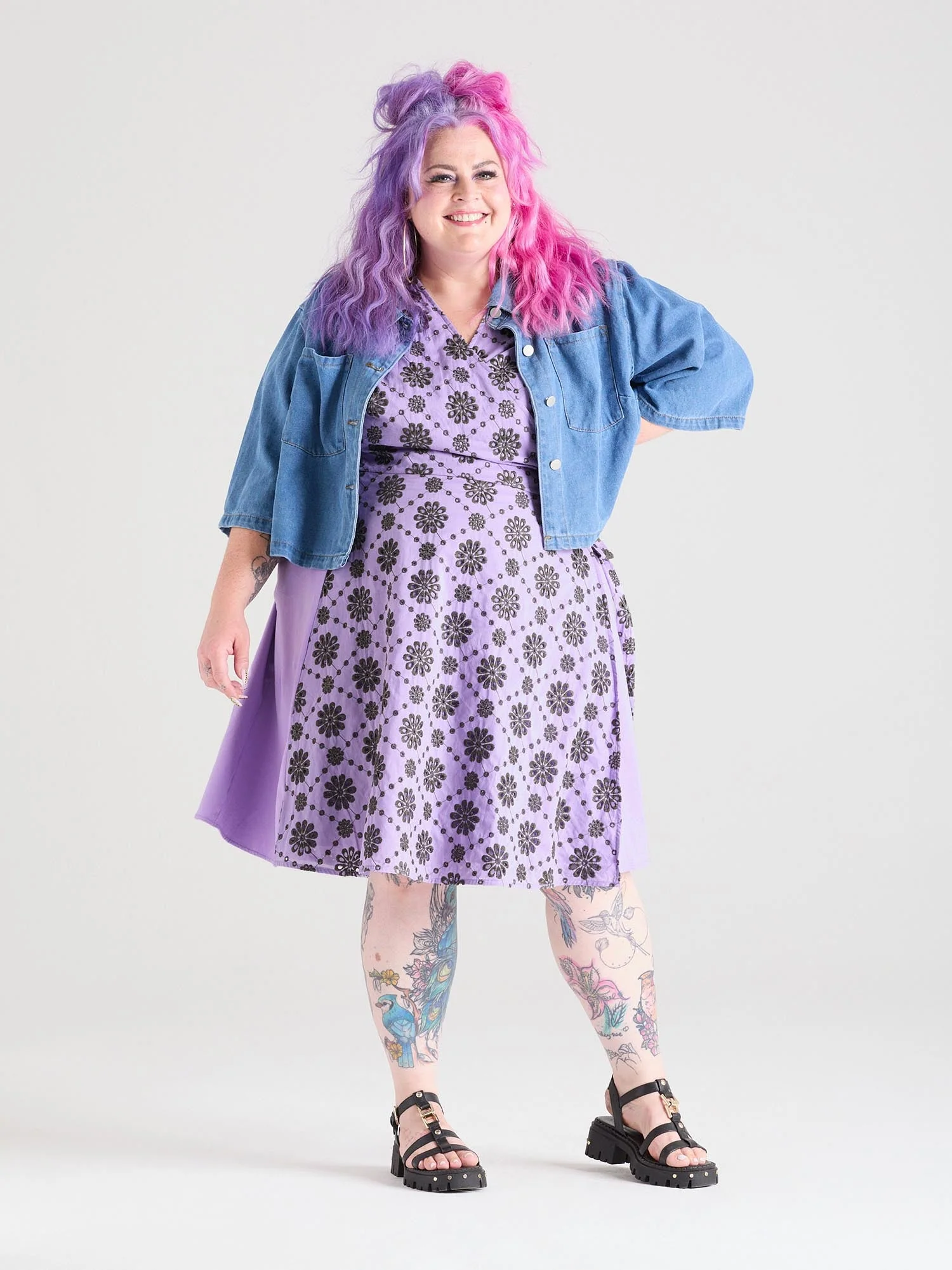 Broderie Anglaise Wrap Dress - Cassis de Violet - Image 7