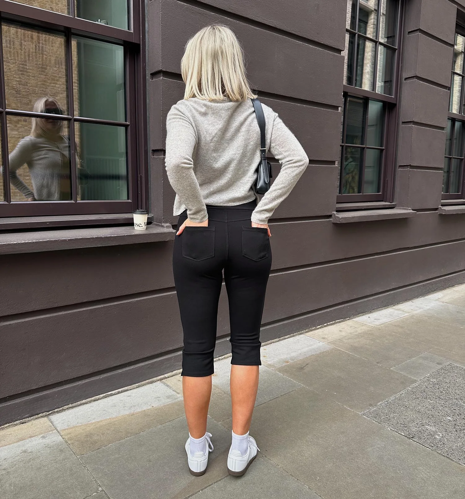 Squat-Proof Capri Leggings - Black - Image 13