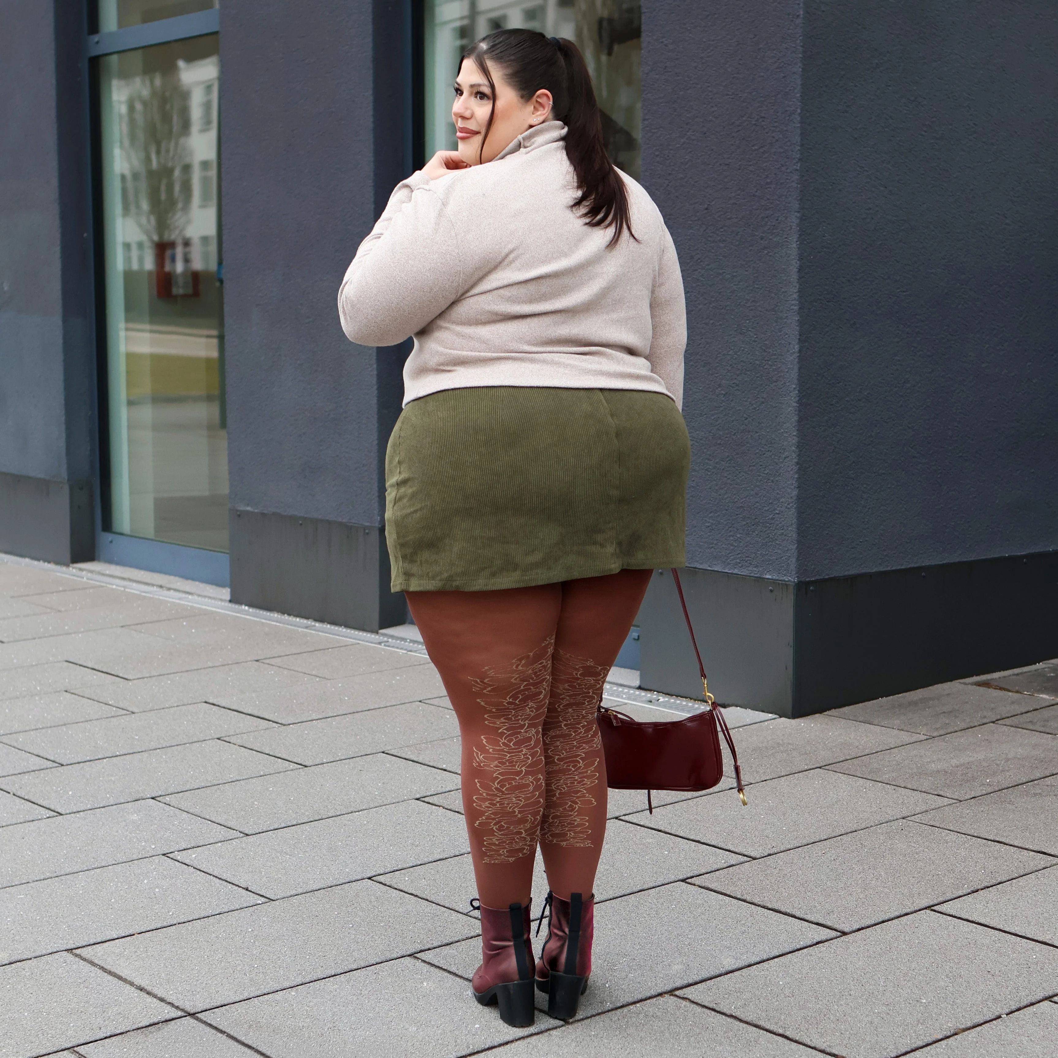 80 Denier Opaque Tights - Peonies - Image 4
