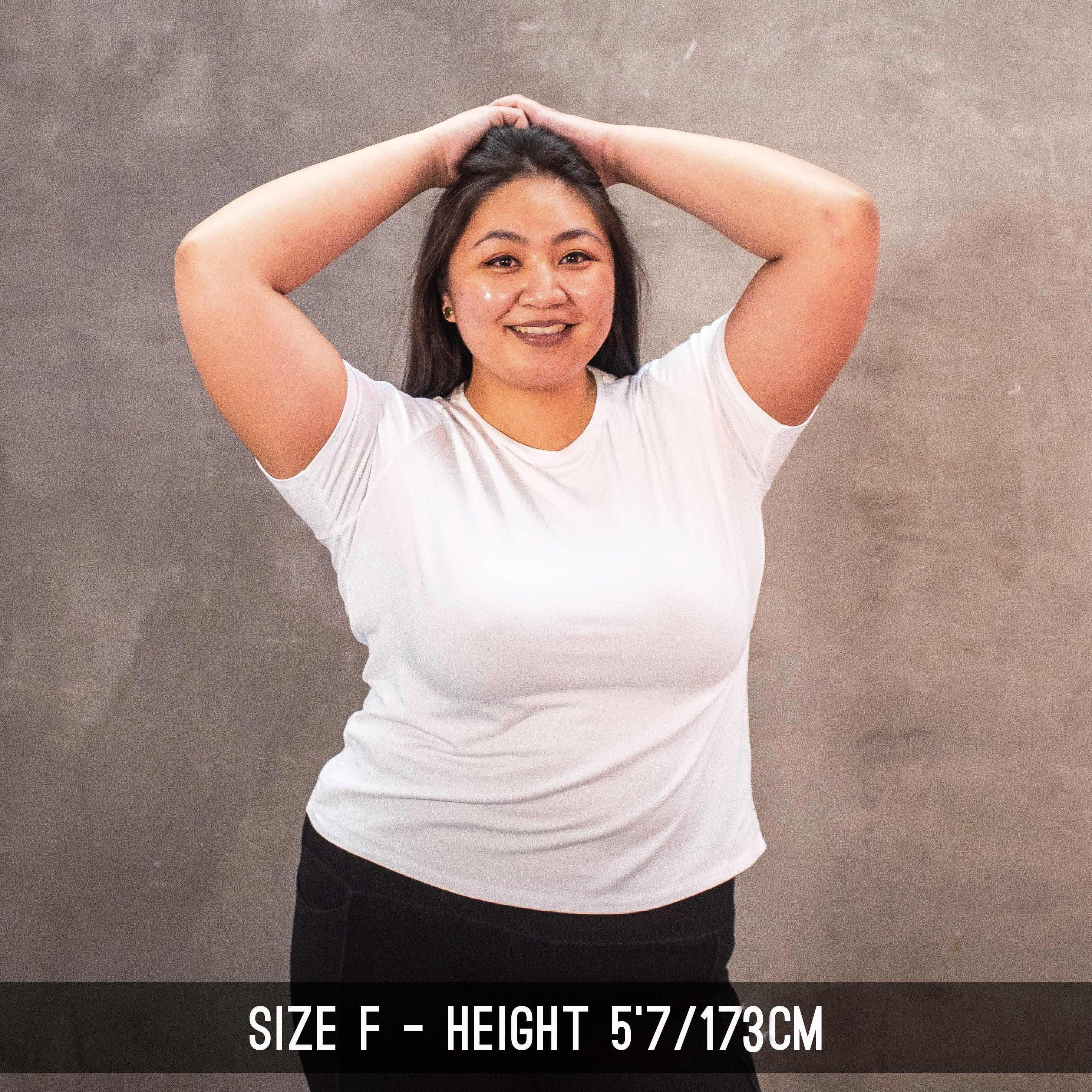 White T-shirt - Image 12