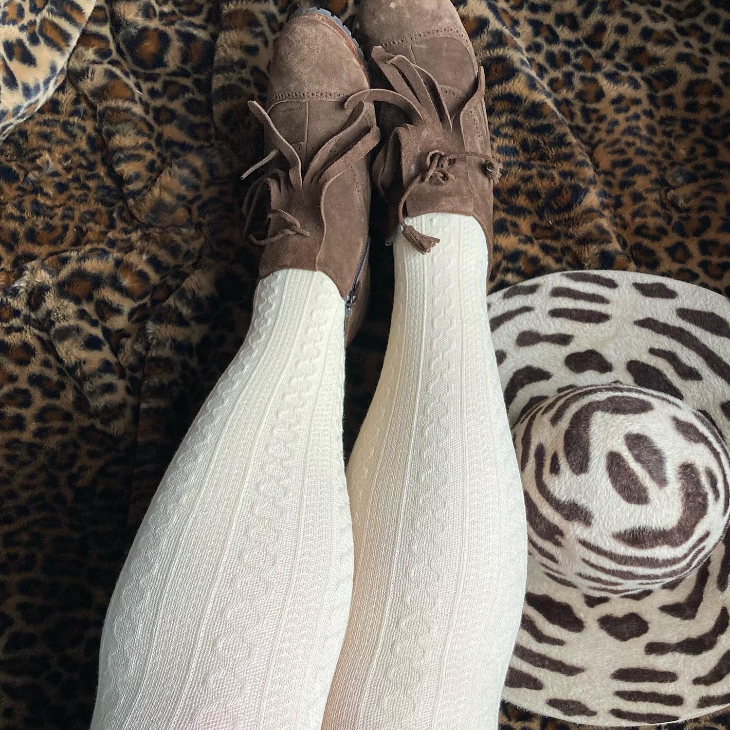 Grannies Cable Knit Wool Tights V2 - Oatmeal - Image 4