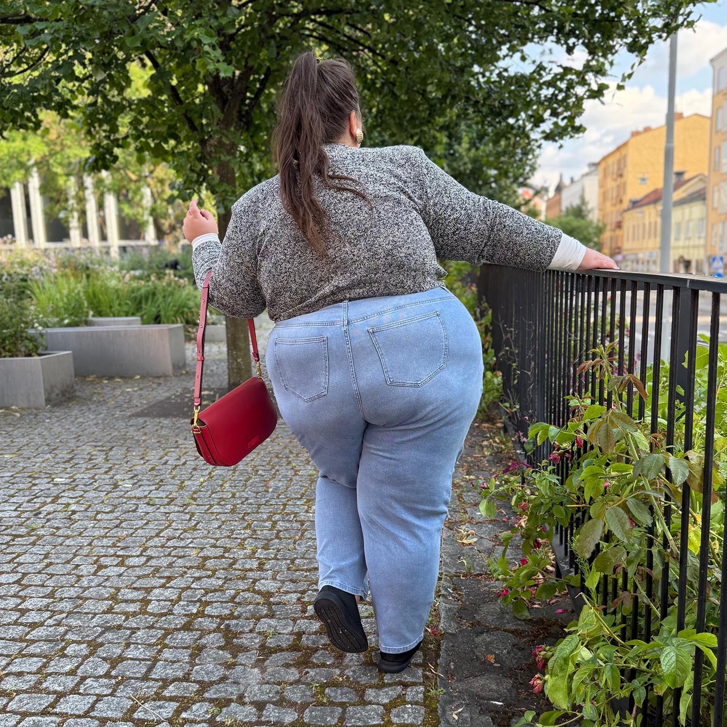 Organic Mom Jeans - Aegean - Image 15