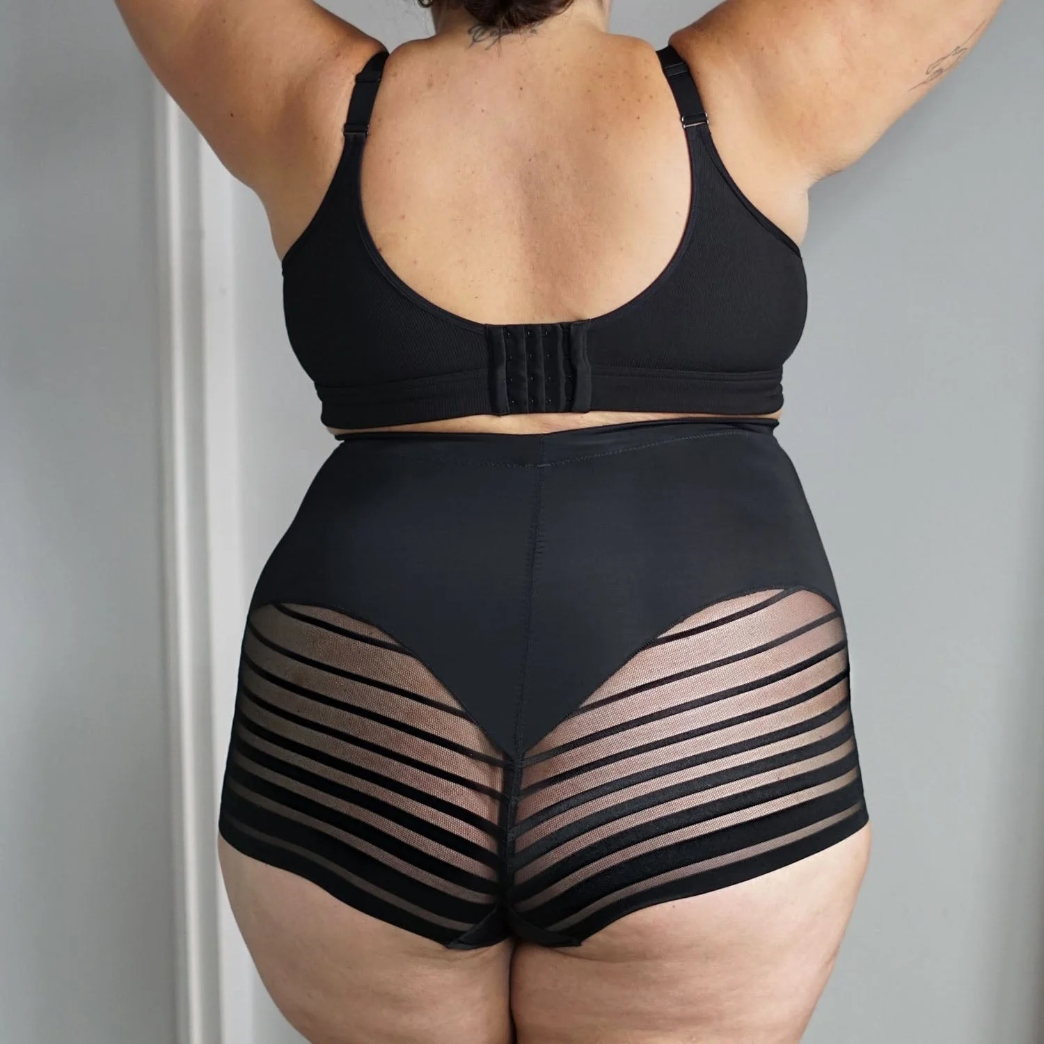 Smoothwear Super High Waist Knickers - Black - Image 7