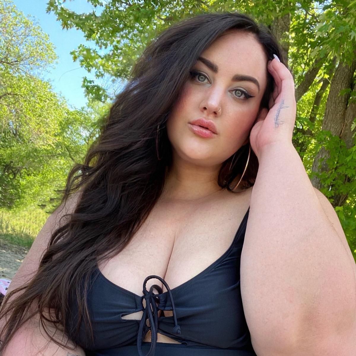 Babe with the Power Swimsuit - Image 4