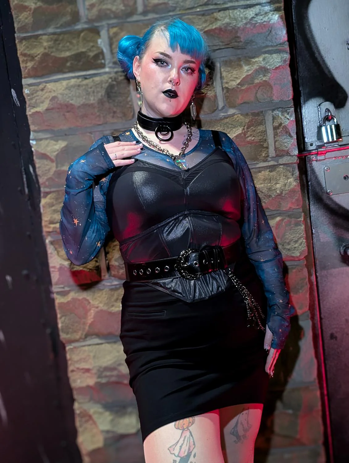 Mini Pencil Skirt - Black (V2) - Image 2