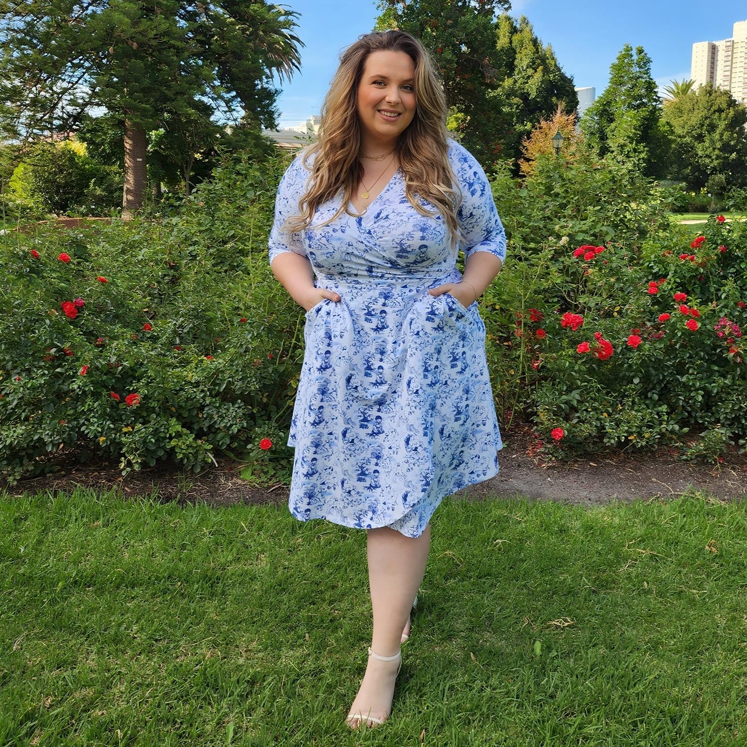 Wrap Dress - Passion au Jardin - L'Amour Bleu - Image 3